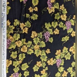 Vtg Cranston VIP black w purple grapes, green vines, 100% cotton, made in USA